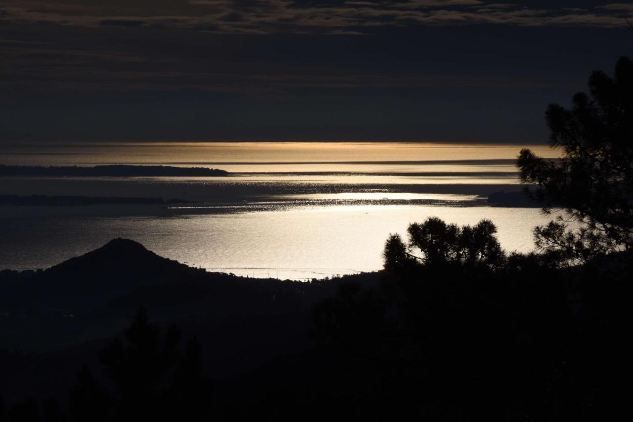 Villa Ormarine, Vue Exceptionnelle Sur La Baie De Cannes Et Le Mercantour Les Adrets-de-l'Esterel Exterior foto